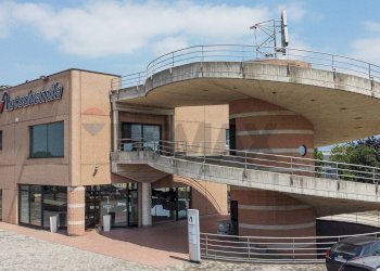 Edificio all\'aperto - Commercial Premises Bergamo - photo 15