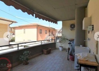 Foto 1 - Trilocale Piazzale Annibaldi, Sermoneta - foto 1