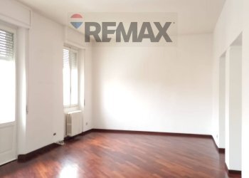 Stanza vuota - Trilocale via Crespi
 
6, Novara - foto 1