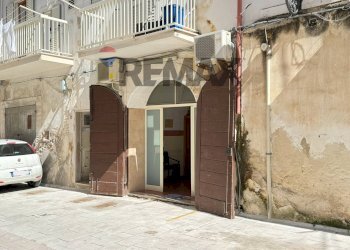 Edificio all\'aperto - Monolocale Via Domenico Antonio Spina
 
18, Vieste - foto 1