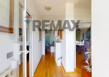 Hall / corridoio - Quadrilocale VAI MONTESSORI
 
13, Arluno - foto 10