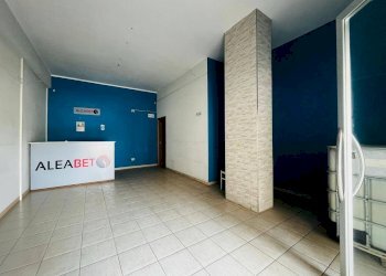 Foto 5 - Commercial Premises VIA AVVOCATO VINCENZO SCARANO
 
41, Lucera - photo 5