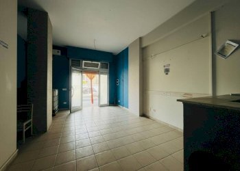 Foto 7 - Commercial Premises VIA AVVOCATO VINCENZO SCARANO
 
41, Lucera - photo 7