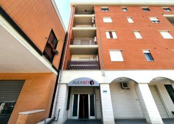 Foto 14 - Commercial Premises VIA AVVOCATO VINCENZO SCARANO
 
41, Lucera - photo 14