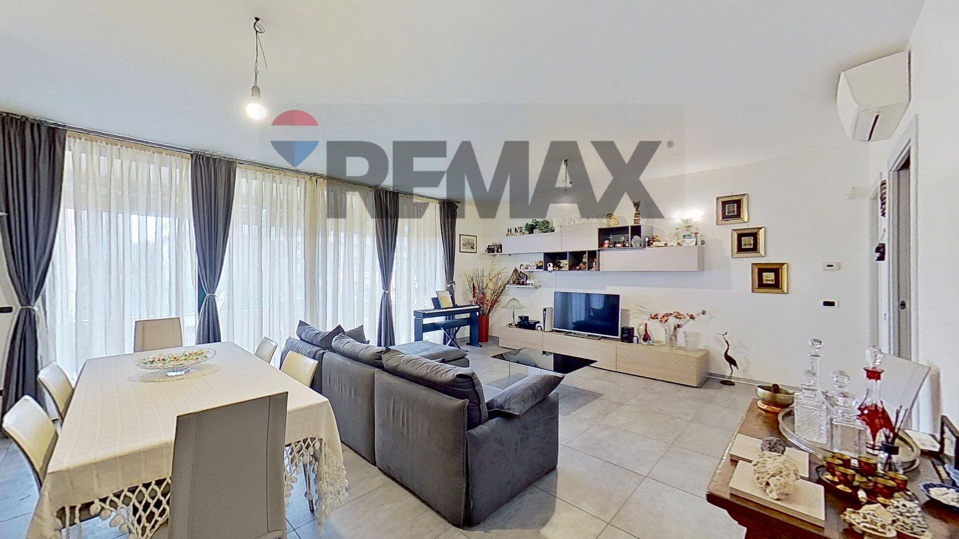 Sala da pranzo - Quadrilocale VIA CASTELFIDARDO
 
14, Busto Arsizio - foto 1