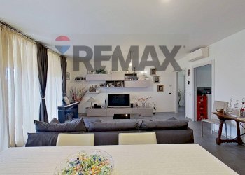 Sala da pranzo - Quadrilocale VIA CASTELFIDARDO
 
14, Busto Arsizio - foto 3