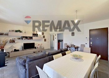 Sala da pranzo - Quadrilocale VIA CASTELFIDARDO
 
14, Busto Arsizio - foto 4