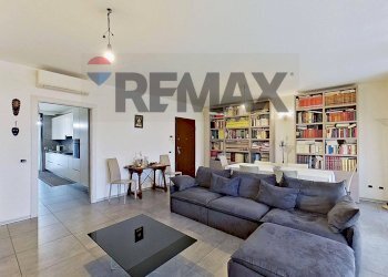 Sala da pranzo - Quadrilocale VIA CASTELFIDARDO
 
14, Busto Arsizio - foto 5