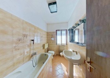 Foto 47 - Villa VIA MULINO ROTTO
 
SNC, Grantola - foto 42