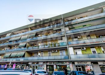 Edificio all\'aperto - Commercial Premises Viale Paolo Ferdinando Quaglia
 
98, Roma - photo 3