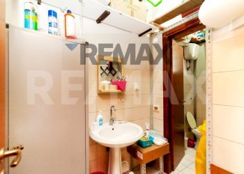 Bagno - Commercial Premises Viale Paolo Ferdinando Quaglia
 
98, Roma - photo 25