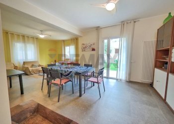 Sala da pranzo - Villa strada Maggiore Amari
 
8, Palermo - foto 10