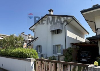 Casa all\'aperto - Terraced Villa Viale Giovanni XXIII
 
9, Casier - photo 1