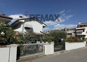 Casa all\'aperto - Terraced Villa Viale Giovanni XXIII
 
9, Casier - photo 2