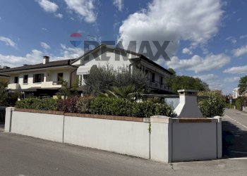 Casa all\'aperto - Terraced Villa Viale Giovanni XXIII
 
9, Casier - photo 50