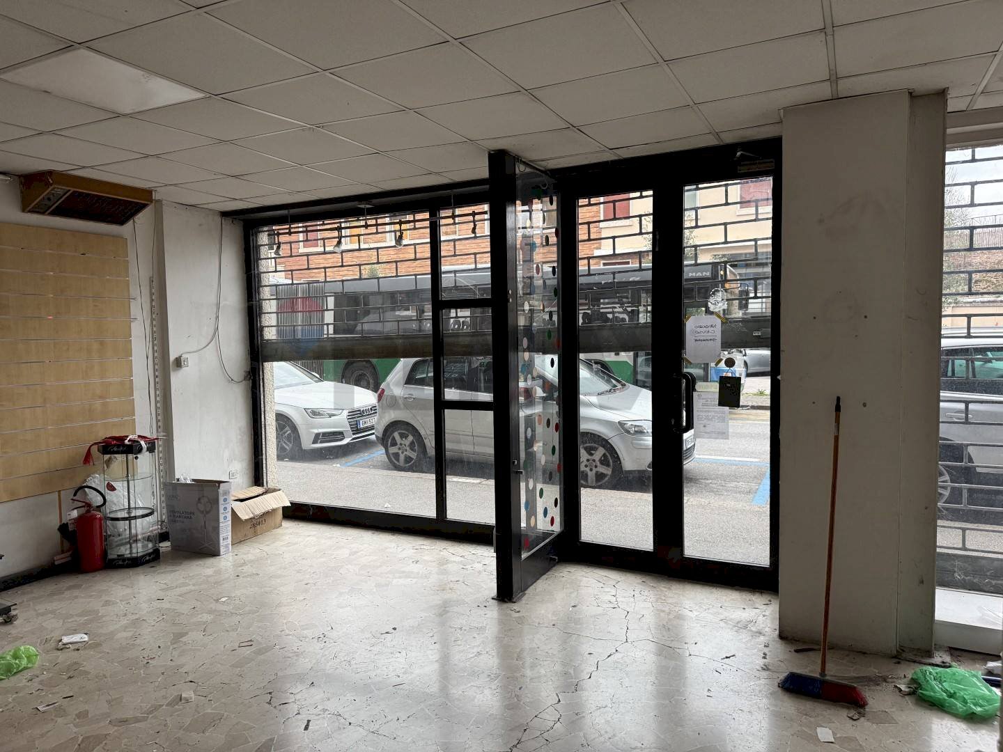 Ricezione / Lobby - Commercial Premises Via De Gasperi
 
20, Treviso - photo 2