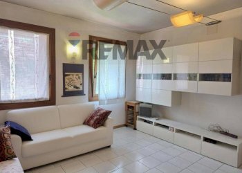 Soggiorno - Casa indipendente Via Prà De Roda
 
11/A, Caerano di San Marco - foto 10