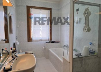 Bagno - Casa indipendente Via Prà De Roda
 
11/A, Caerano di San Marco - foto 17