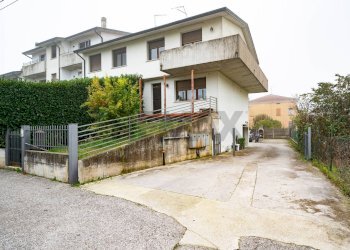 Casa all\'aperto - Terraced Villa Via XXIV Aprile
 
85, Sustinente - photo 1