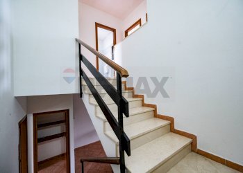 Scale - Terraced Villa Via XXIV Aprile
 
85, Sustinente - photo 16