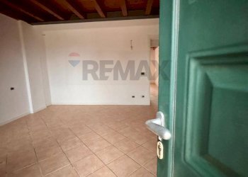 Stanza vuota - Bilocale Via Caterina Bon Brenzoni, Mozzecane - foto 2