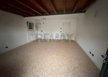 Stanza vuota - Bilocale Via Caterina Bon Brenzoni, Mozzecane - foto 4