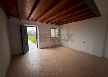 Stanza vuota - Bilocale Via Caterina Bon Brenzoni, Mozzecane - foto 5