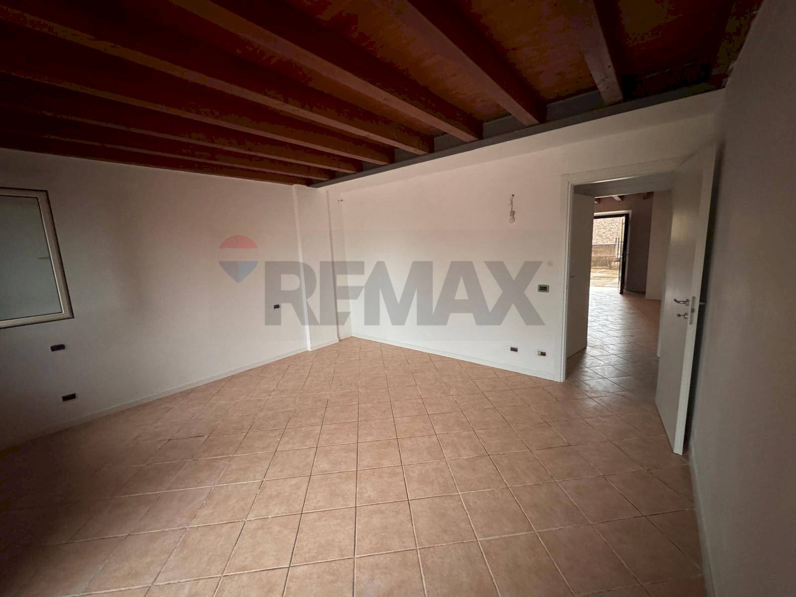 Stanza vuota - Trilocale Via Caterina Bon Brenzoni, Mozzecane - foto 2