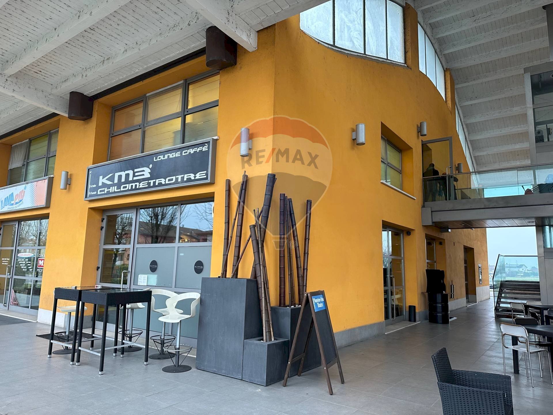 Edificio all\'aperto - Negozio Via Caduti del Lavoro
 
3, Curtatone - foto 1