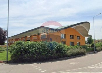 Edificio all\'aperto - Negozio Via Caduti del Lavoro
 
3, Curtatone - foto 8