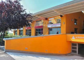 Edificio all\'aperto - Negozio Via Caduti del Lavoro
 
3, Curtatone - foto 10