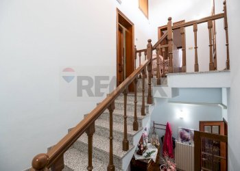 Scale - Villa Borgo Virgilio - photo 25