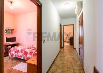 Hall / corridoio - Villa Borgo Virgilio - photo 38