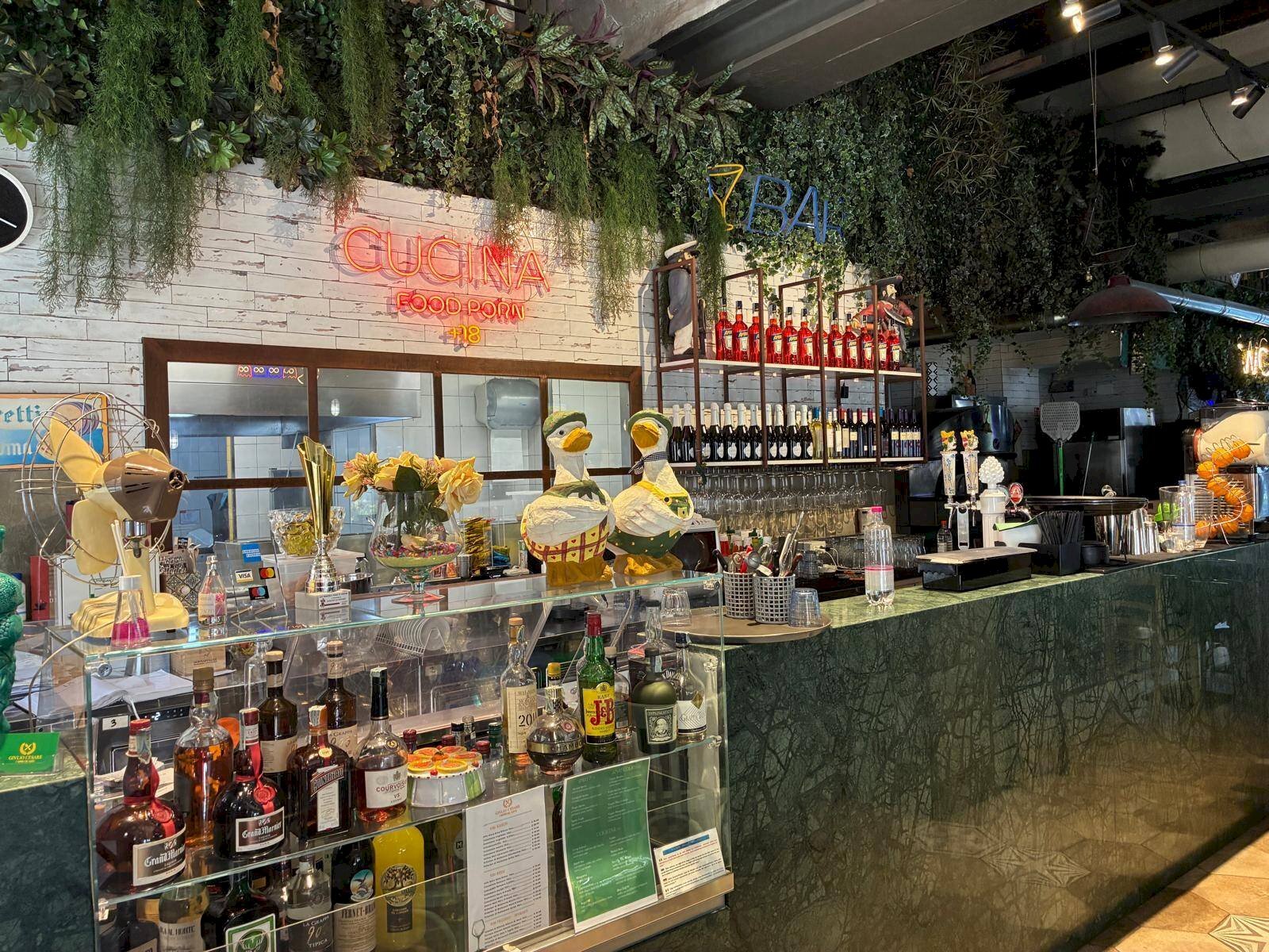 Foto 1 - Negozio Piazza Castelnuovo, Palermo - foto 1