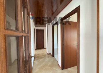 Hall / corridoio - Apartment Via Manzoni
 
28, Erice - photo 7