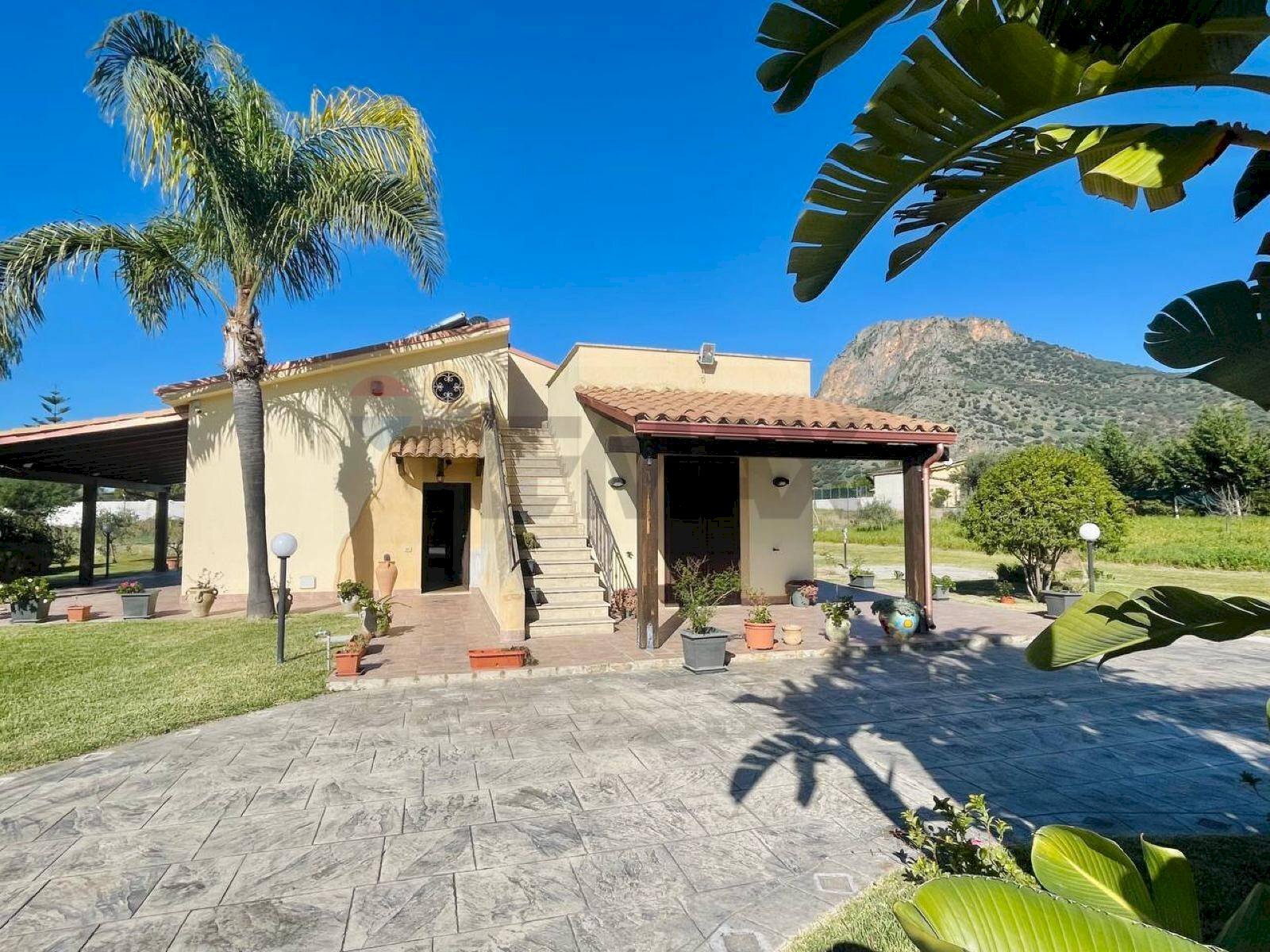 Casa all\'aperto - Villa via Mimosa Azalea
 
snc, Terrasini - foto 2