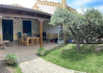 Casa all\'aperto - Villa a Schiera viale himera
 
3, Campofelice di Roccella - foto 2