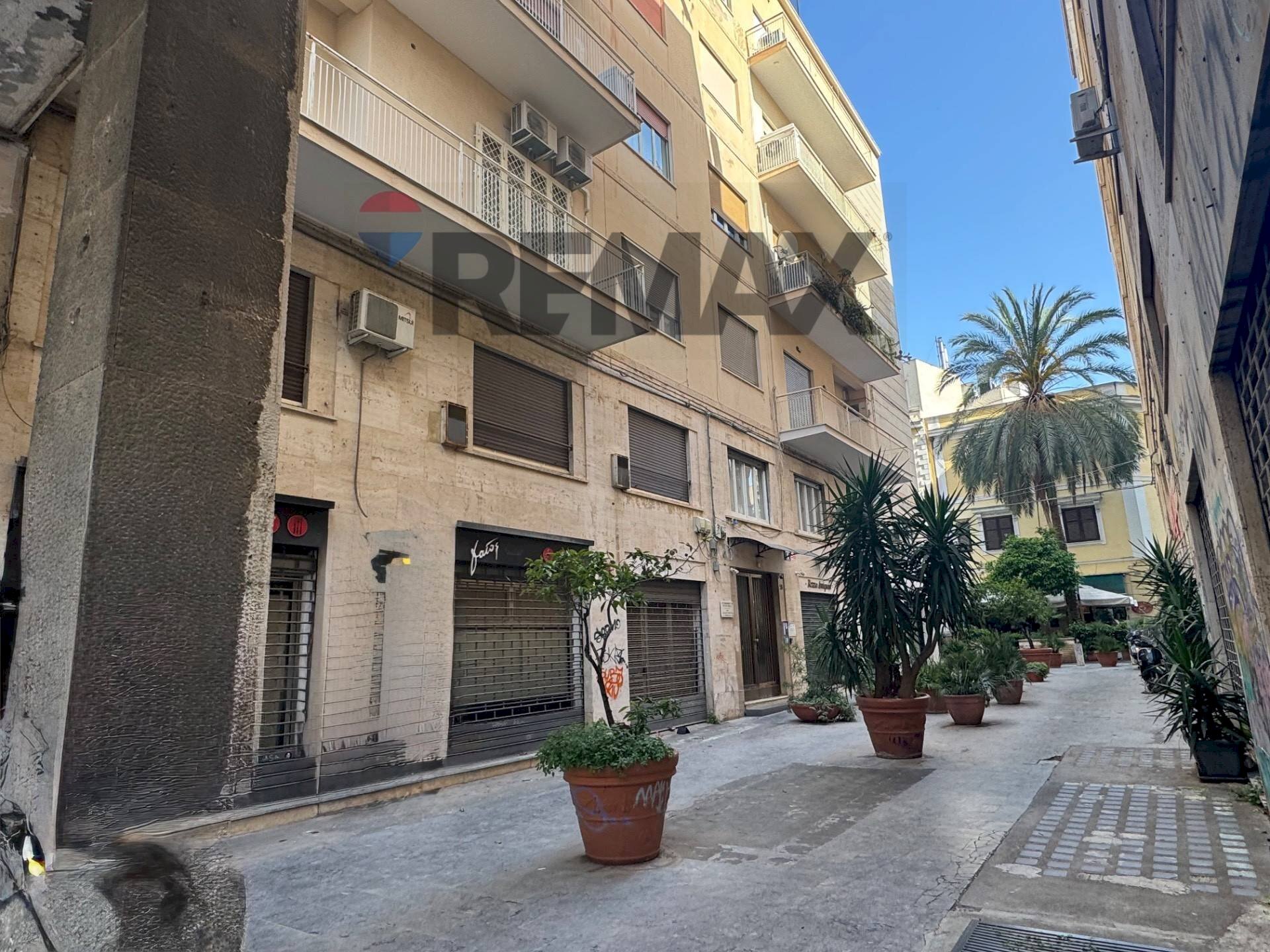 Edificio all\'aperto - Office Piazzale Ungheria
 
58, Palermo - photo 3