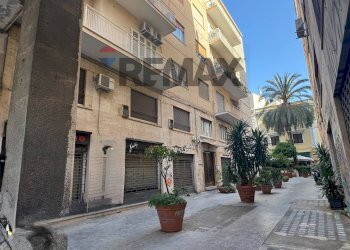 Edificio all\'aperto - Ufficio Piazzale Ungheria
 
58, Palermo - foto 3