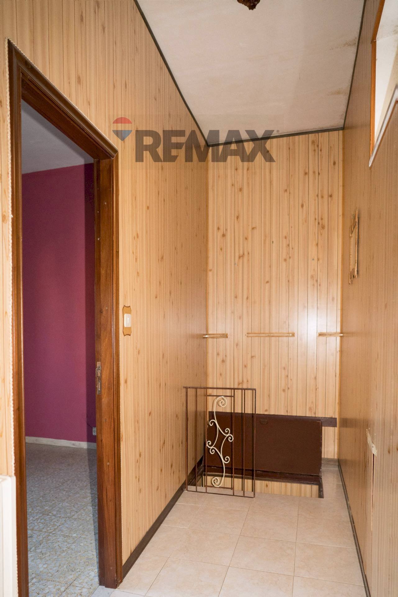 Hall / corridoio - Semi-detached house Via Coppola
 
14, Enna - photo 3