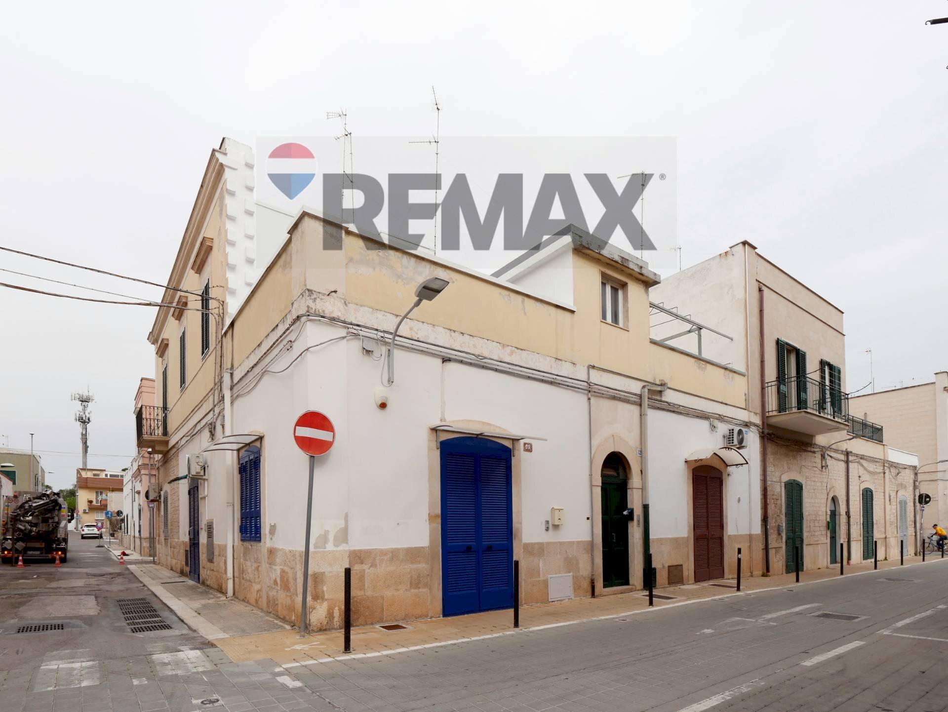 Edificio all\'aperto - Casa indipendente Via Udine
 
42, Bari - foto 3