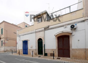 Edificio all\'aperto - Casa indipendente Via Udine
 
42, Bari - foto 1