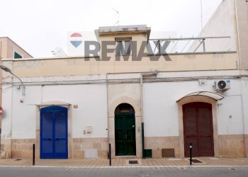 Edificio all\'aperto - Casa indipendente Via Udine
 
42, Bari - foto 2