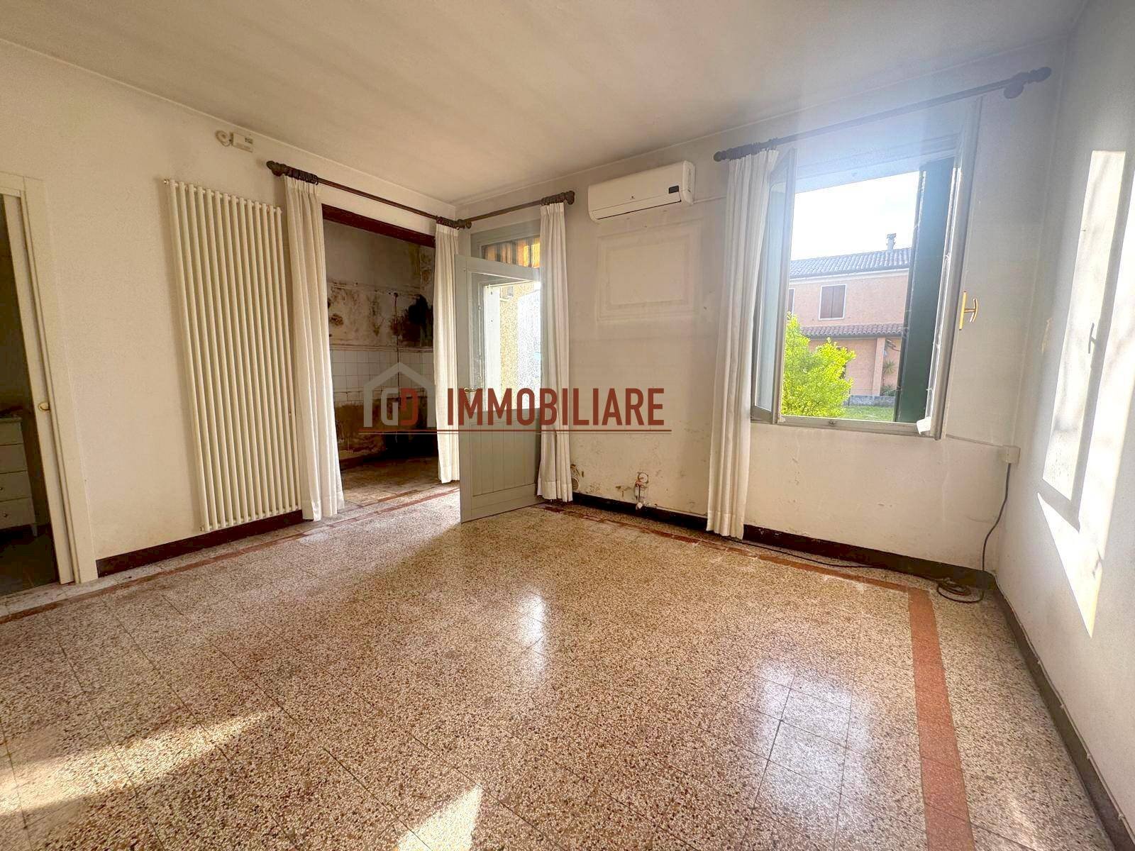 Foto 2 - Villa a Schiera Via Monte Grappa
 
7, Caerano di San Marco - foto 2