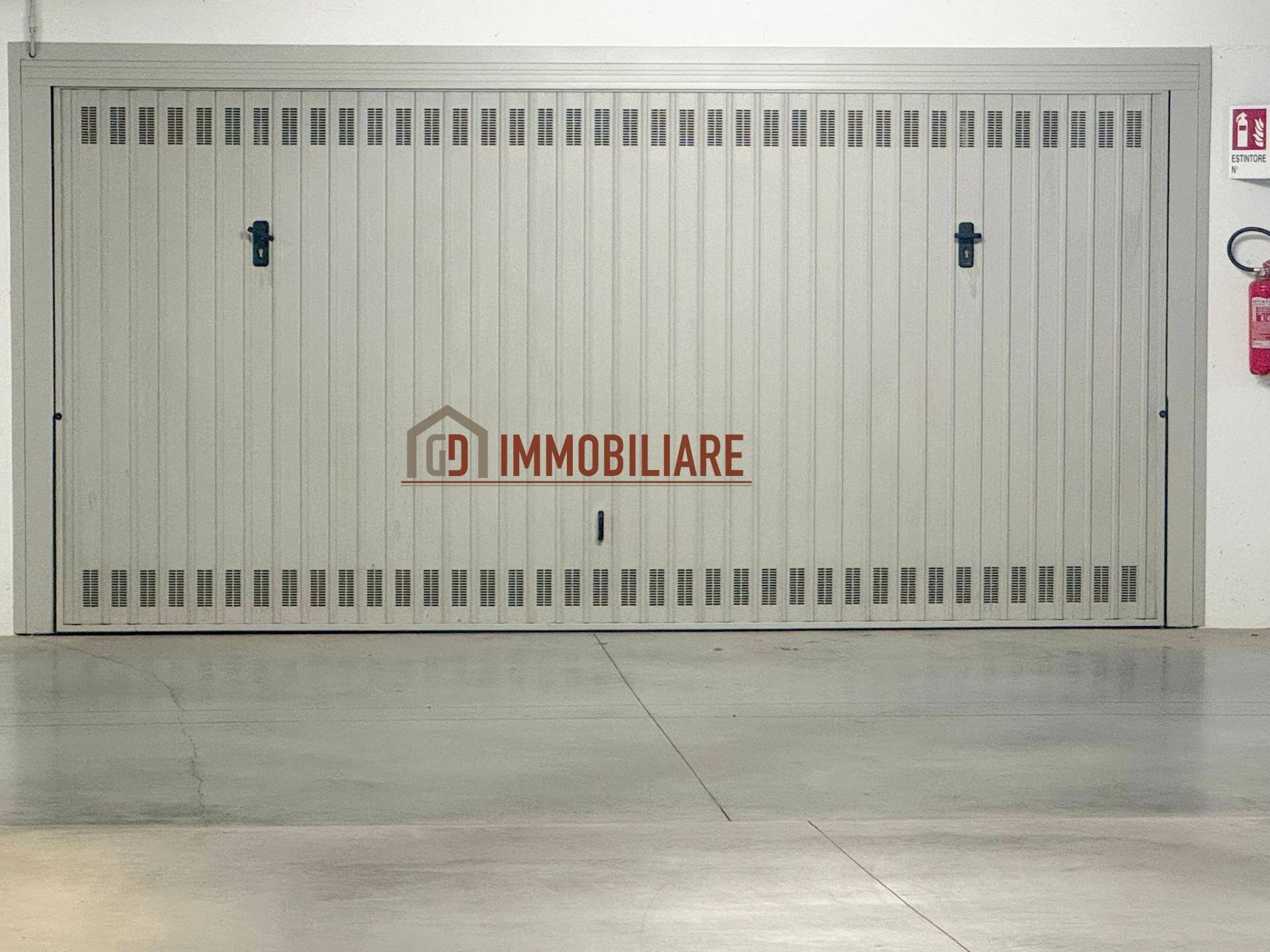 Foto 1 - Box Via Serena
 
15, Montebelluna - photo 1