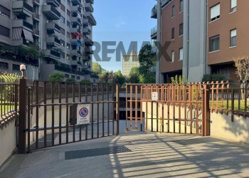Edificio all\'aperto - Box Via 24 Maggio
 
1, Sesto San Giovanni - photo 1