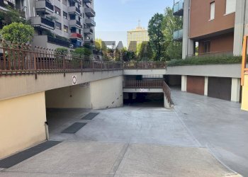Edificio all\'aperto - Box Via 24 Maggio
 
1, Sesto San Giovanni - photo 2