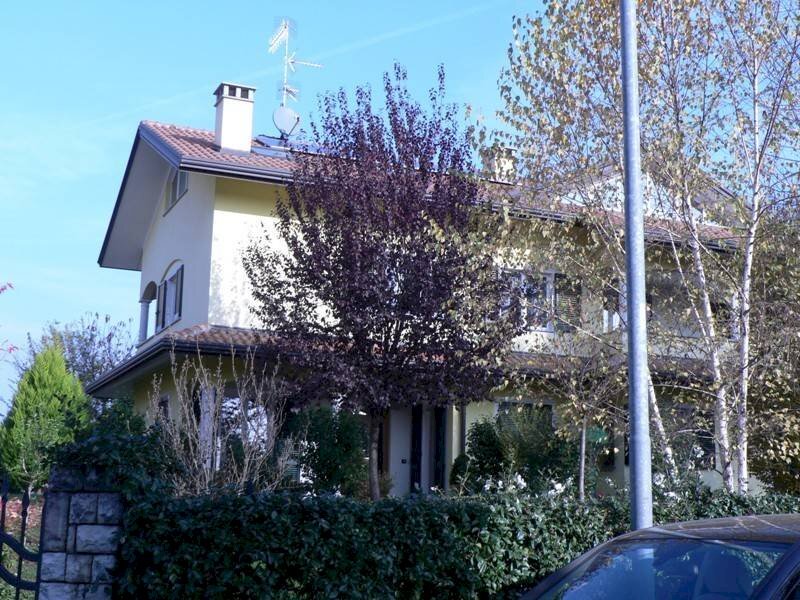 Facciata - Bilocale via Camillo Benso di Cavour, Jerago con Orago - foto 1