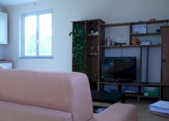 Salone - Bilocale via Camillo Benso di Cavour, Jerago con Orago - foto 13