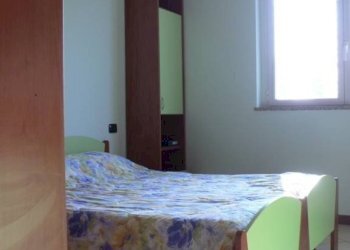 Camera da letto - Bilocale via Camillo Benso di Cavour, Jerago con Orago - foto 19